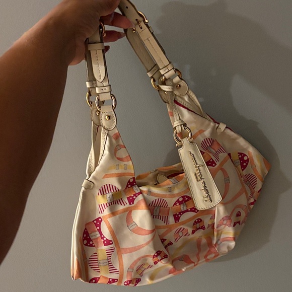 Salvatore Ferragamo Pink and White Satin Shoulder Bag - Picture 12 of 17